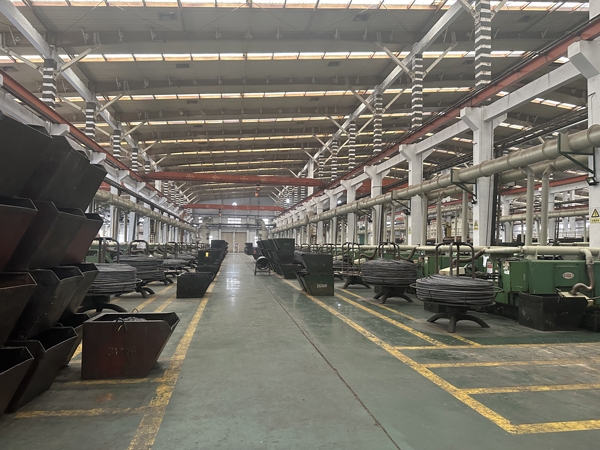 泰安同科液壓陪同泰山機械商會領導及會員企業(yè)參觀學習上市公司晉億螺絲